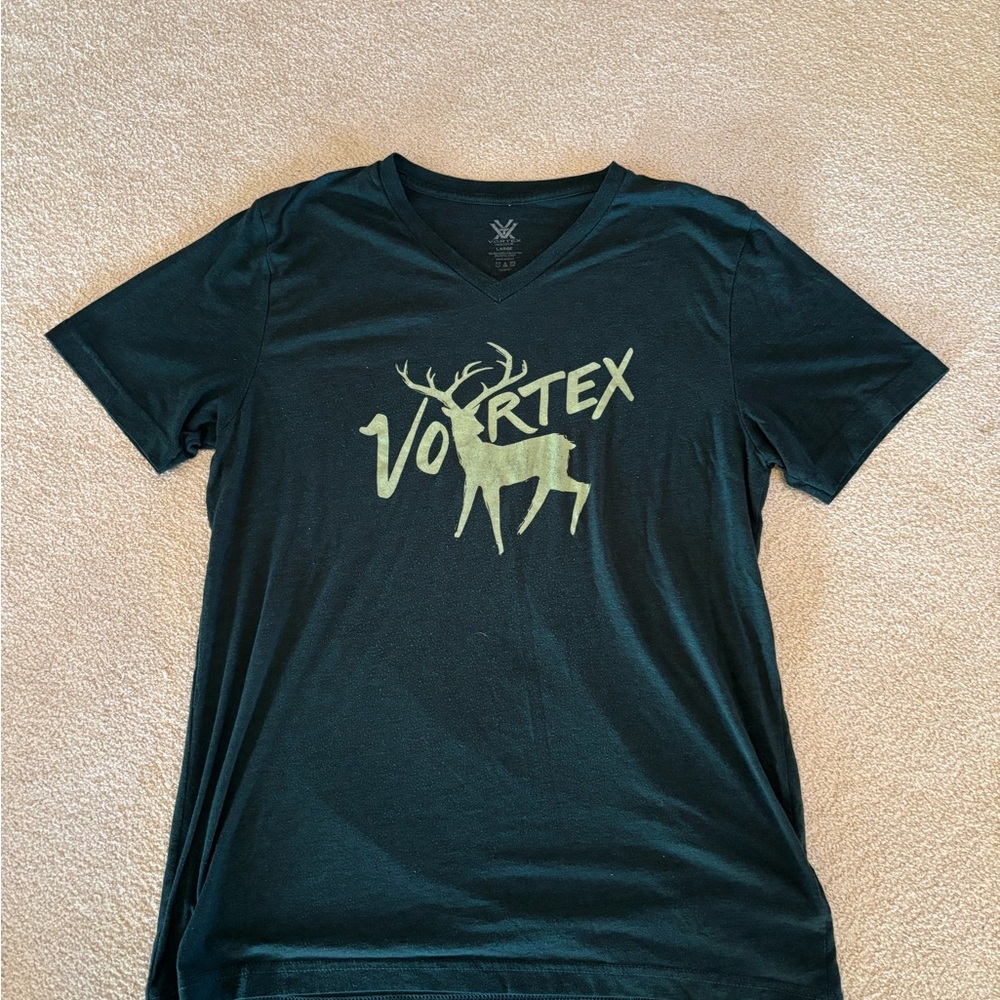 Women’s Vortex Optics Deer V-Neck Shirt LARGE